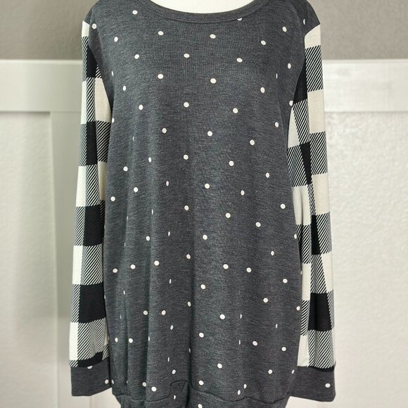 Polka dot and plaid top. - Picture 1 of 3